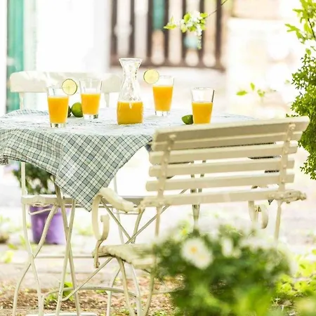 Bed & Breakfast Comeinsicily Cortedeilimoni Charming & Relax 2*