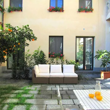 Comeinsicily Cortedeilimoni Charming & Relax 2* Acireale