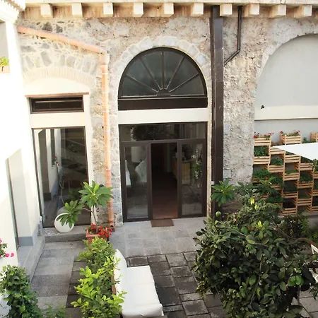 - Comeinsicily Cortedeilimoni - Charming & Relaxing Luxury 4* Acireale