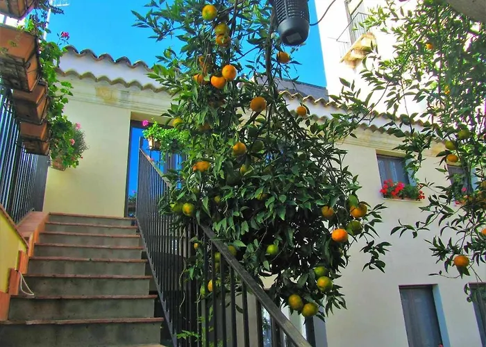 Alojamento de Acomodação e Pequeno-almoço - Comeinsicily Cortedeilimoni - Charming & Relaxing Luxury 4*