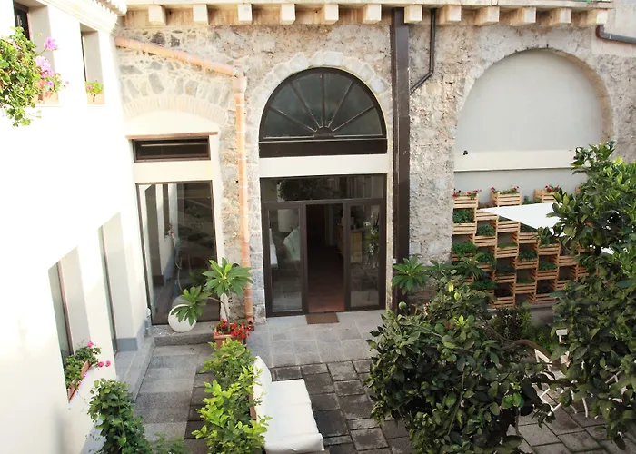 - Comeinsicily Cortedeilimoni - Charming & Relaxing Luxury 4* Acireale