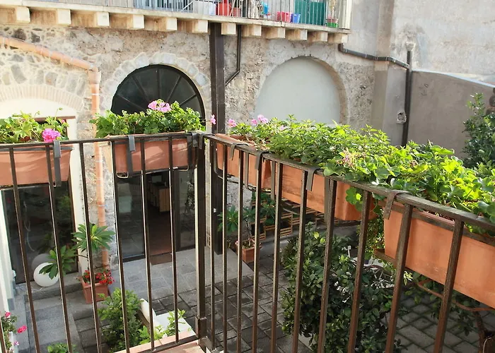 - Comeinsicily Cortedeilimoni - Charming & Relaxing Luxury 4* Acireale